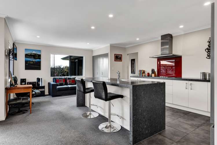 38 Montague Grove Stratford_6