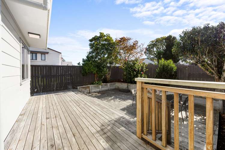 1/144 Bradbury Road Botany Downs_21