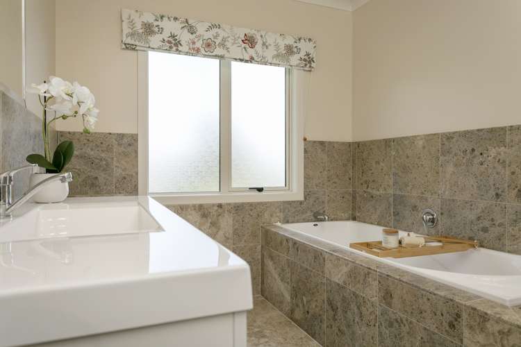 24 Botanical Heights Drive Waipahihi_21