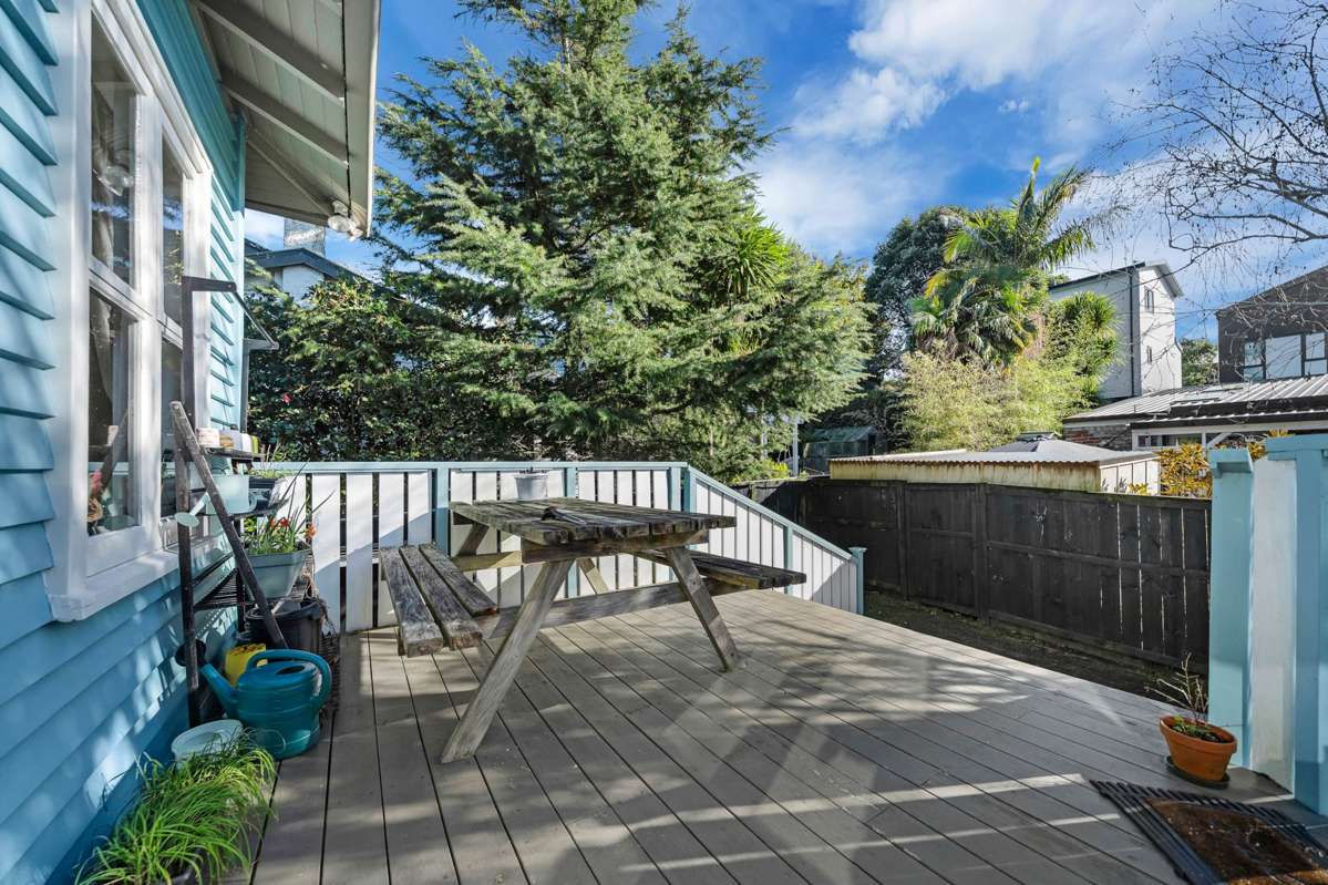 592 Mount Albert Road_5