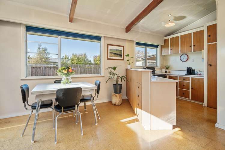 18 Newbourne Crescent Redwoodtown_9