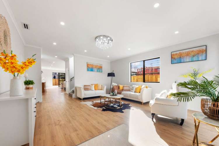 8 Knockanara Drive Flat Bush_3