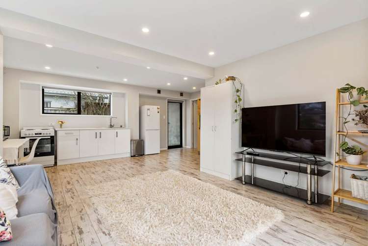 1/690 Beach Road Browns Bay_15