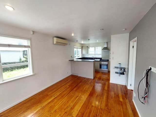 2/70 Hogans Road Glenfield_3