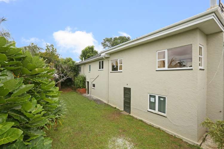 114 Glengarry Road Glen Eden_6