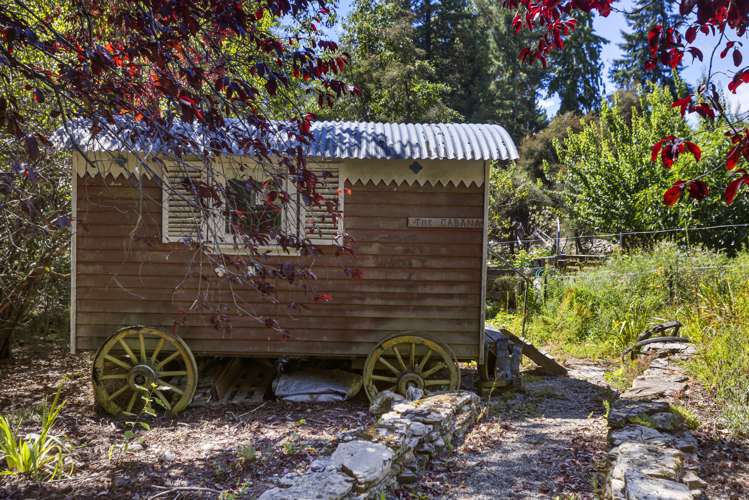 151 Church Road Luggate_12