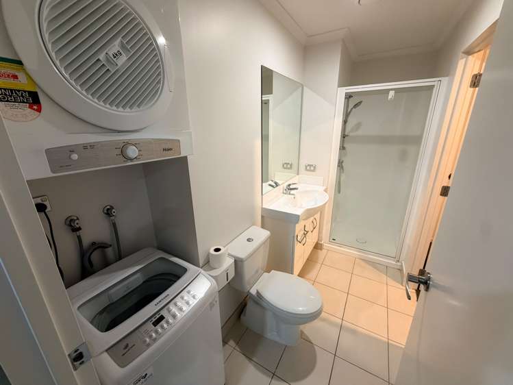 Queen's Lodge 176 Broadway Newmarket_7
