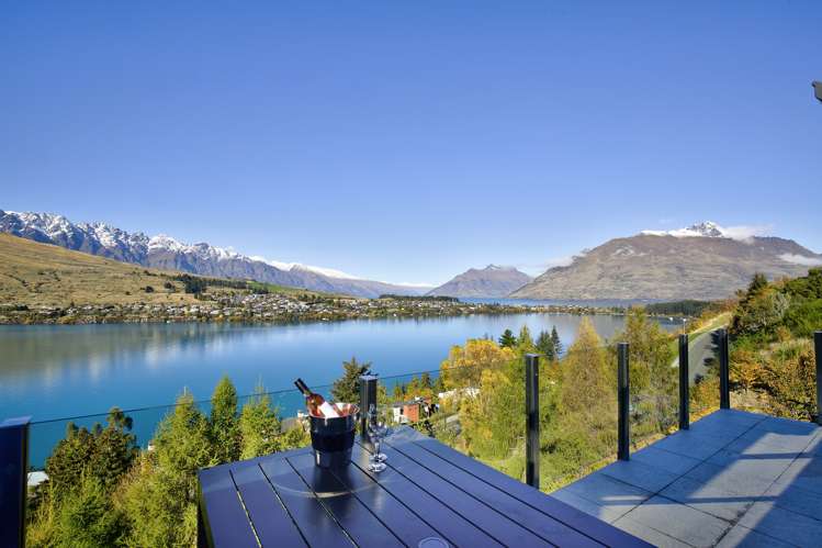 1/11 Gum Lane Queenstown_17