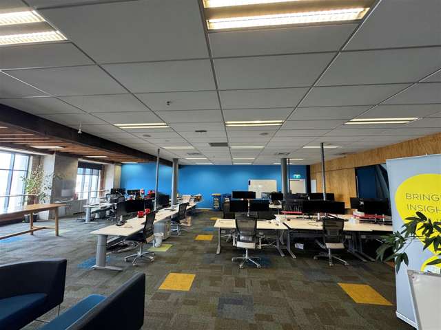 Part Level 3, 11 Cable Street Wellington Central_1