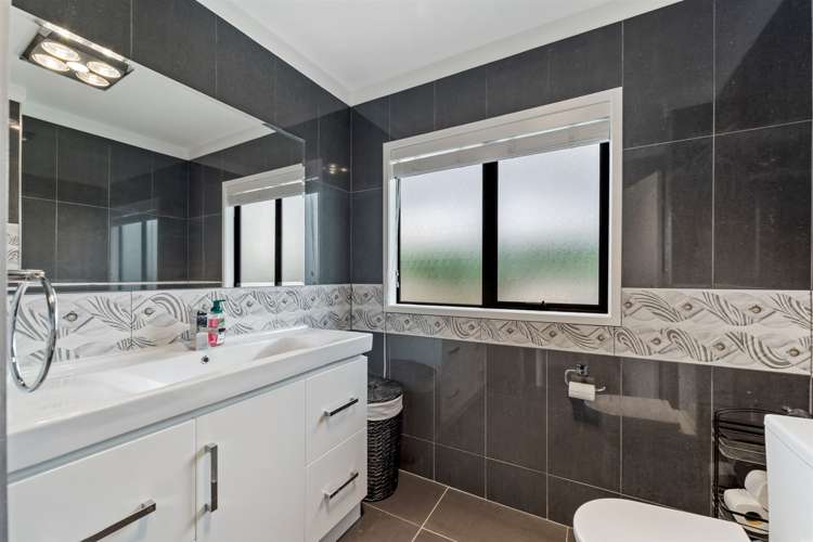 44 Penton Road Stanmore Bay_16