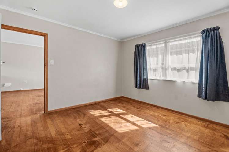 2/6 Shirley Road 10031_5