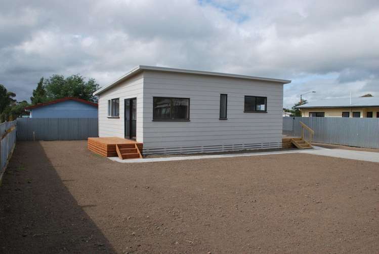 10a Holmes Place Flaxmere_2