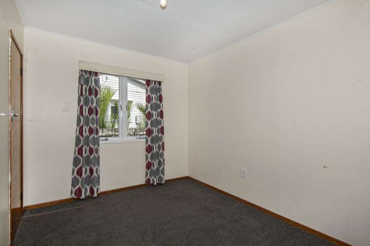 3 Taylor Road Kamo_8