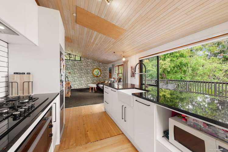 107 Lone Kauri Road Karekare_5