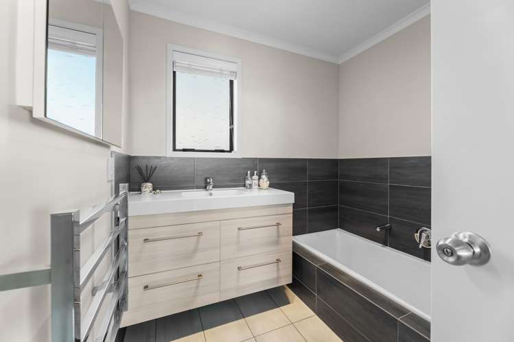 5 Taihiki Road Clarks Beach_11