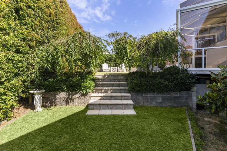 19 Mayfair Crescent Mairangi Bay_10