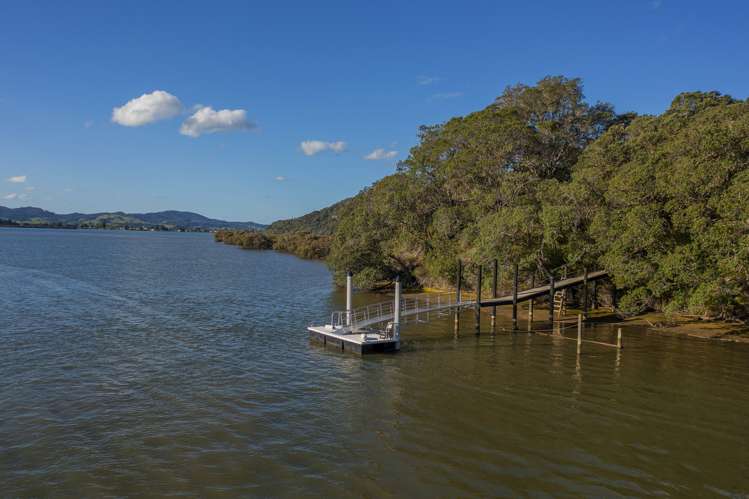 295 Kopaki Point Cooks Beach_19