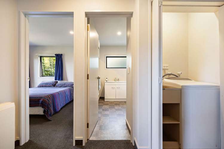 18a Cameron Place Fernhill/Sunshine Bay_11