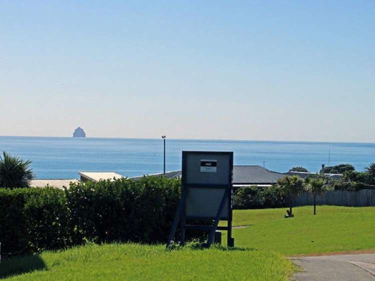 30 Taranga Road Langs Beach_5