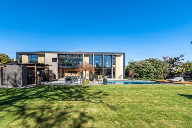 9 Walnut Avenue Strowan_33