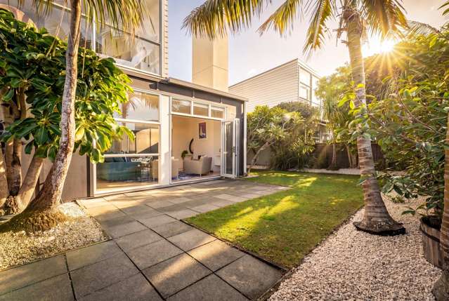 Relaxed coastal living with potential income