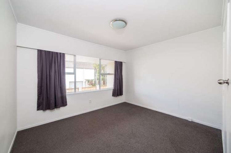 4/16 Beach Road Castor Bay_5