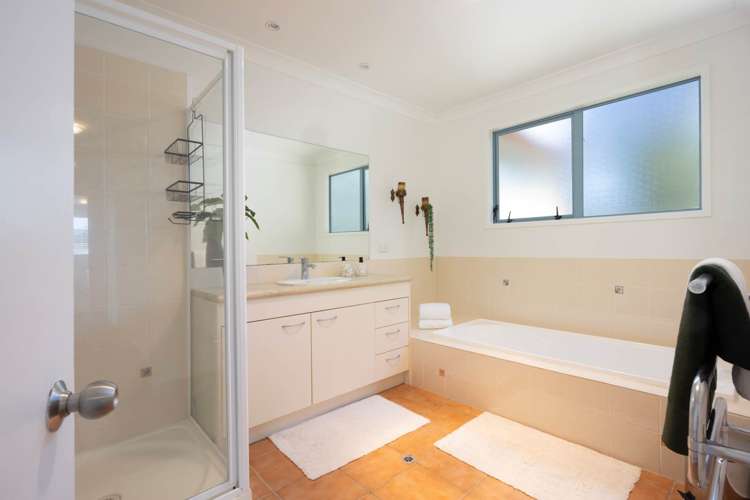 47 Chamari Close Titirangi_17