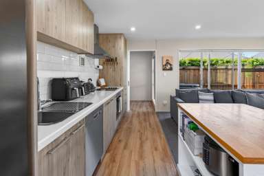 21 Farnborough Way_4