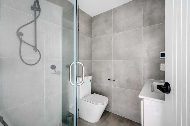 181 Portage Road New Lynn_14