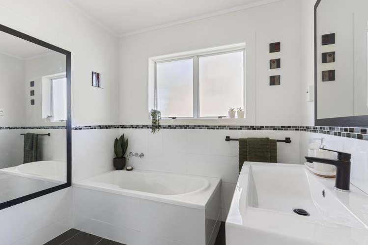 62 Third View Avenue Beachlands_17