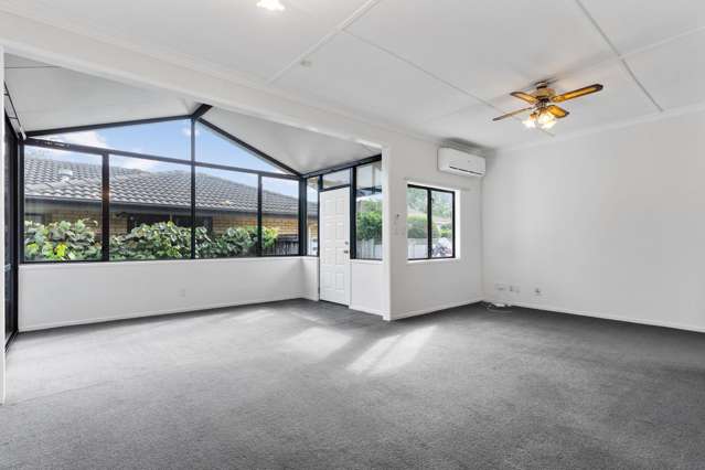 62 Beach Road Pahurehure_3