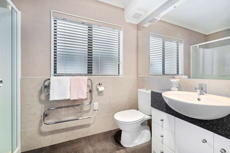 21 Turnberry Drive Wattle Downs_19