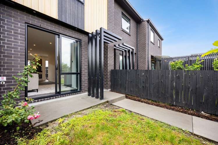 74 Glidepath Road Hobsonville_13