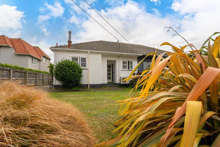 123 Luxmoore Road_0