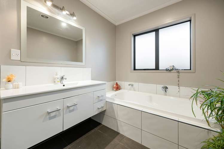 41 Aquila Crescent Rototuna North_18