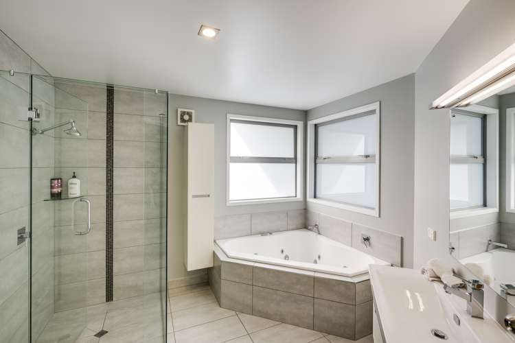 84 Te Awa Avenue Te Awa_15