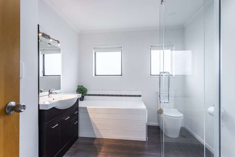 2/15 Riverside Drive Waiwhetu_11