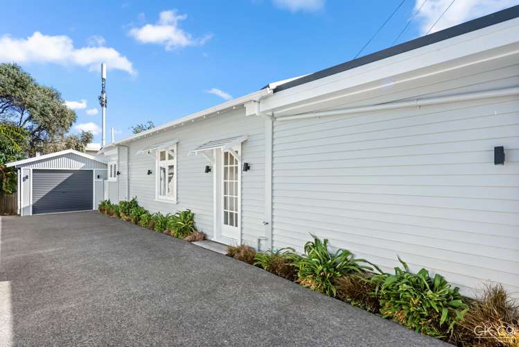 8 Huia Street Petone_18