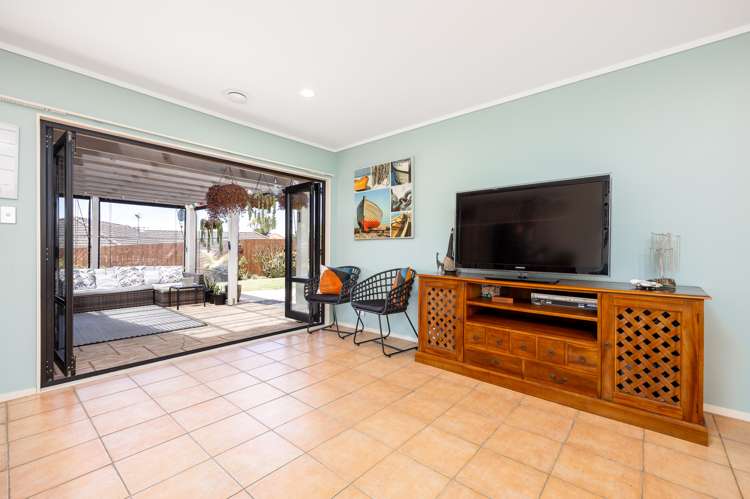 5 Alec Craig Way Gulf Harbour_10