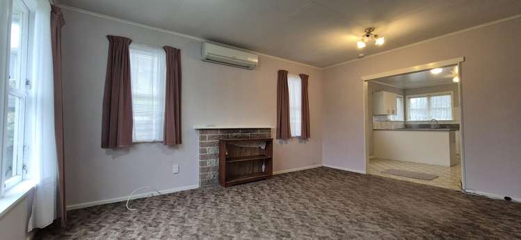 12 Ngatitoa Street Takapuwahia_1