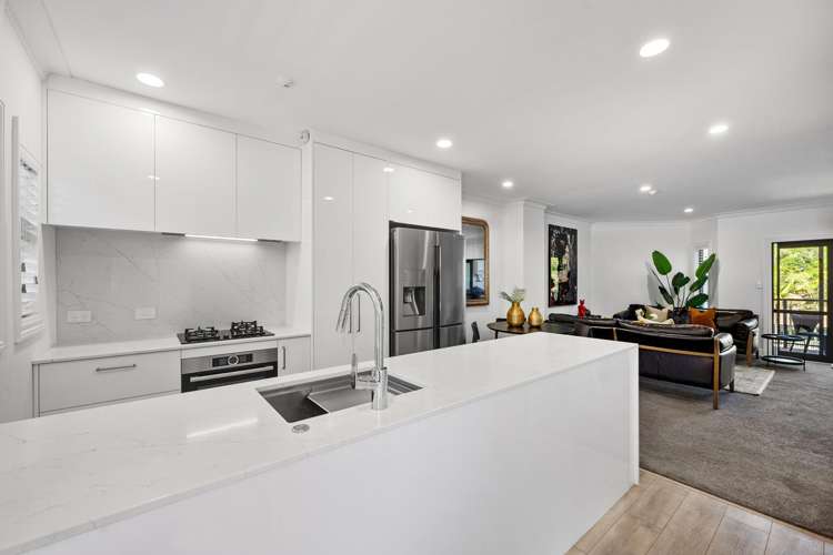 9/177 Hurstmere Road Takapuna_15