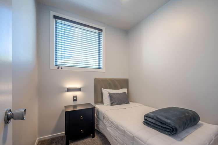 79c Beach Road Akaroa_12