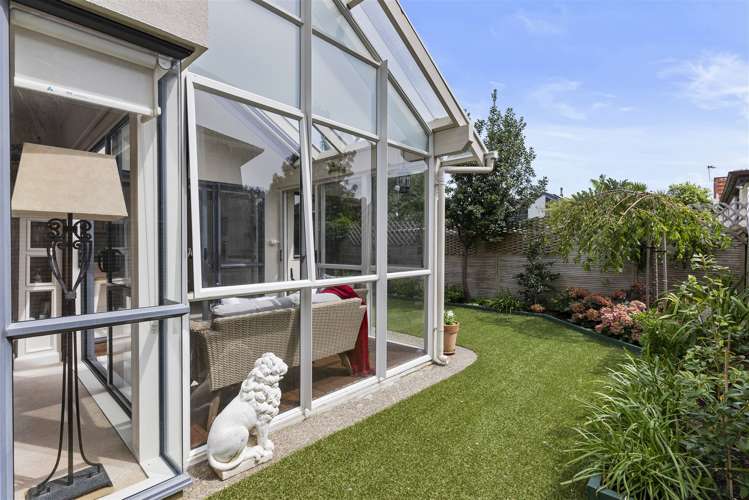 22 The Esplanade Eastern Beach_25