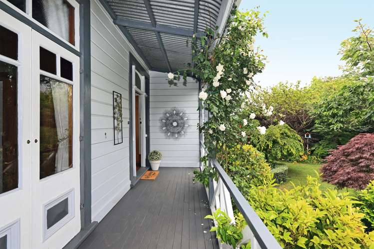 408 Park Road South Akina_1