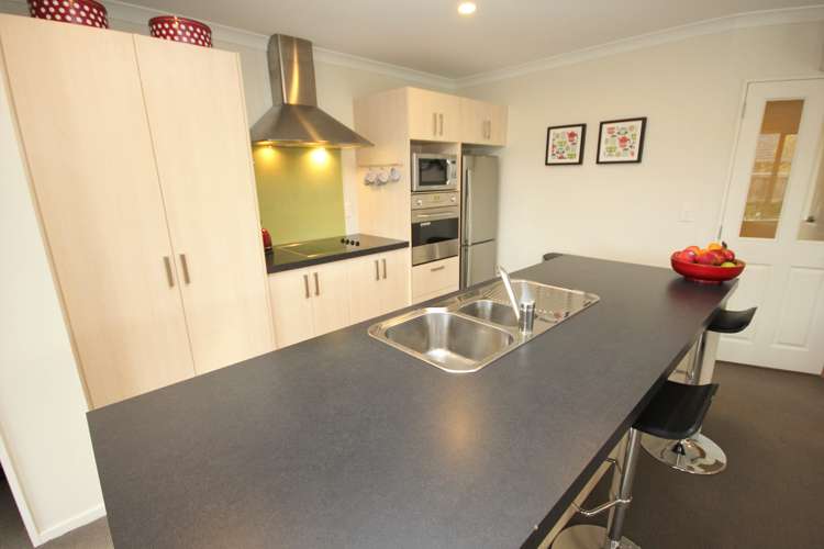 23 Pohutukawa Crescent Parklands_8