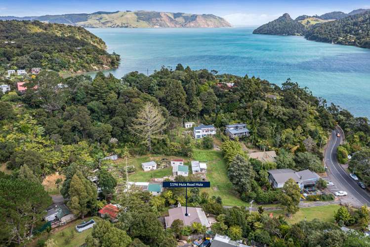 1196 Huia Road Huia_47