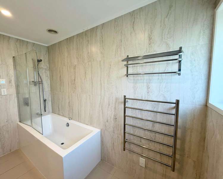 19 Wyoming Avenue Murrays Bay_18