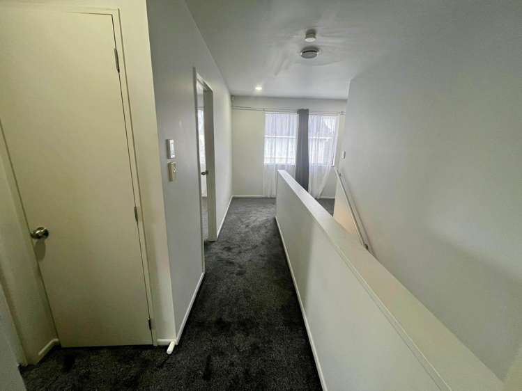 2/125 Russell Road Manurewa_8