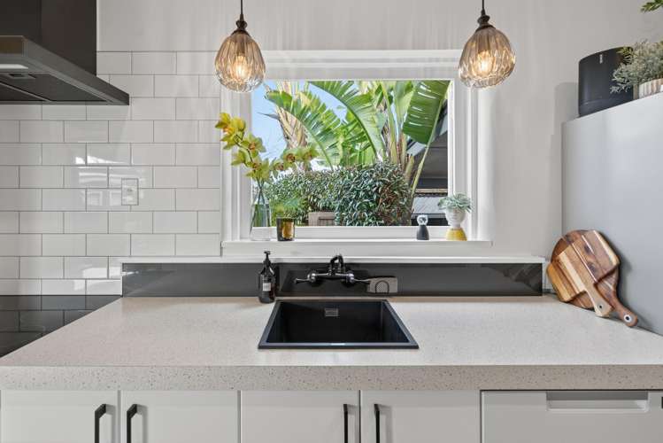 6 Pemberton Crescent Greerton_3