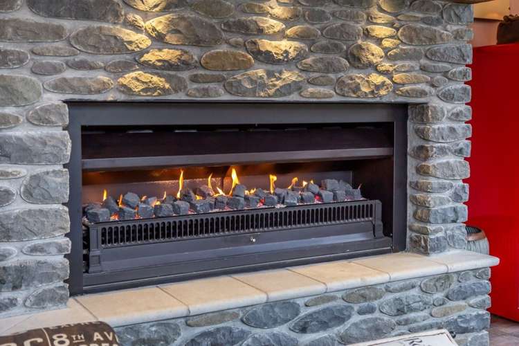 27 Wroxton Terrace Merivale_24